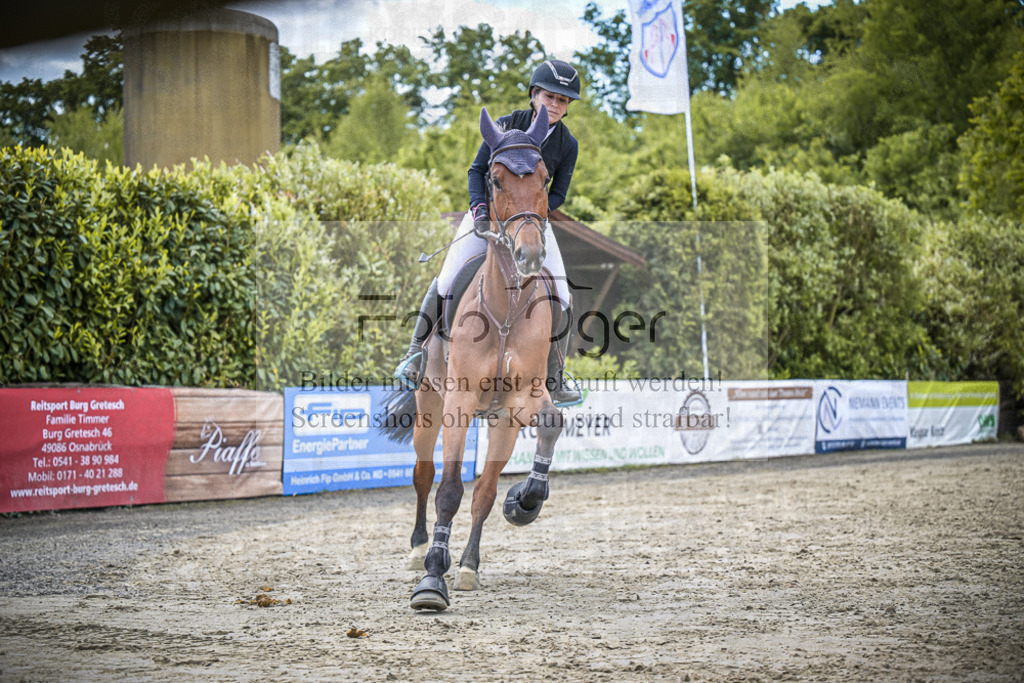 DOS_9966 | Entdecke hochwertige Reitturnierfotos von Foto Oger. Professionell, emotional und authentisch – jetzt Lieblingsmomente im Shop bestellen.Deutschlandweite Turnierfotografie. - Realisiert mit Pictrs.com