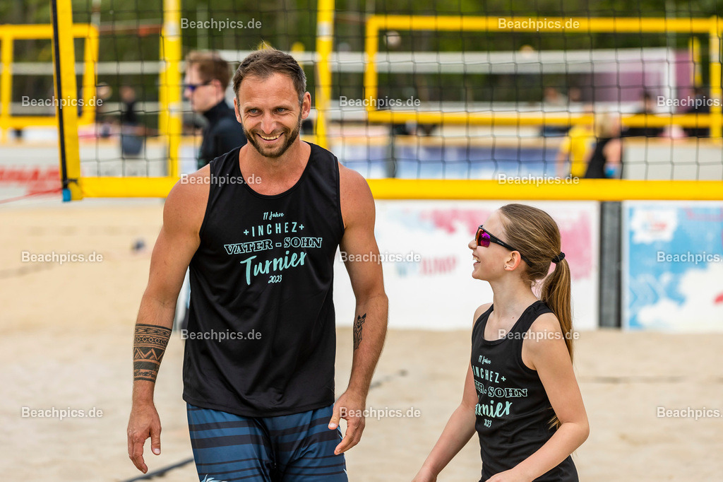 2023-00069429-Vater-Sohn-Turnier |  18.05.2023; Berlin Foto: Gerold Rebsch - www.beachpics.de
