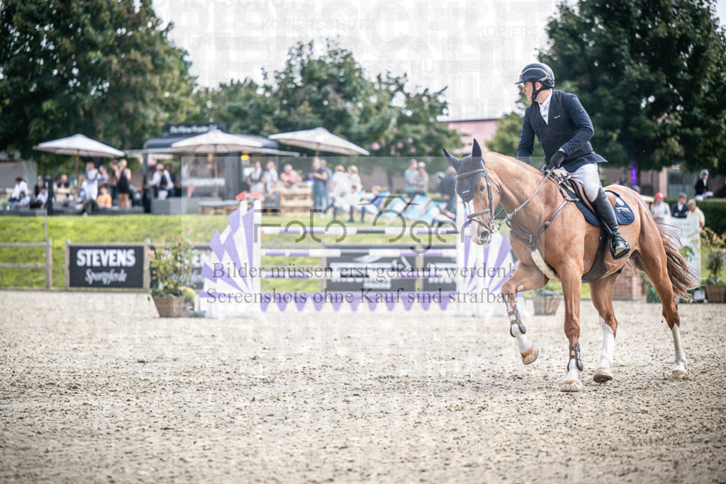 DOS_5234 | Entdecke hochwertige Reitturnierfotos von Foto Oger. Professionell, emotional und authentisch – jetzt Lieblingsmomente im Shop bestellen.Deutschlandweite Turnierfotografie. - Realisiert mit Pictrs.com