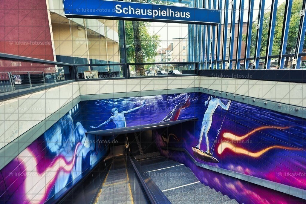 2024-06 U-Bahn-Schacht am Schauspielhaus Foto Lukas 001 | U-Bahn-Schacht am Schauspielhaus im Juni 2024 - Realisiert mit Pictrs.com