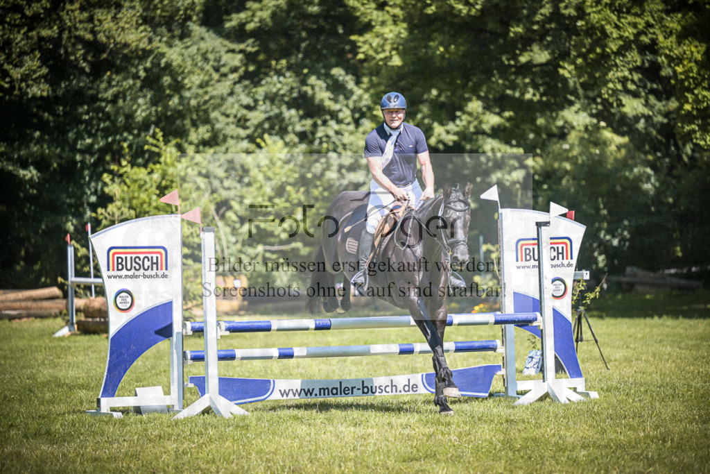 DOS_3590 | Entdecke hochwertige Reitturnierfotos von Foto Oger. Professionell, emotional und authentisch – jetzt Lieblingsmomente im Shop bestellen.Deutschlandweite Turnierfotografie. - Realisiert mit Pictrs.com