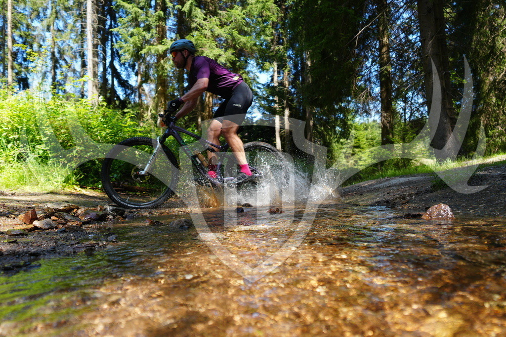 FC604905 | Fotogalerie der Treibjagd im Dunkelwald - Dein MTB Etappenrennen im Erzgebirge - Realisiert mit Pictrs.com