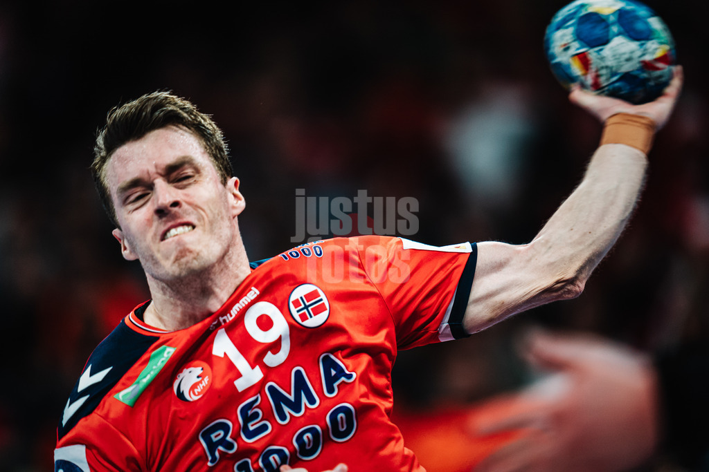 Handball | Herren | EHF EURO 2024 | European Championshop Men 2024 Final Tournament | Norwegen vs. Dänemark | 21.01.2024 | Kristian Bjornsen (#19, Norwegen, NOR) beim Wurf