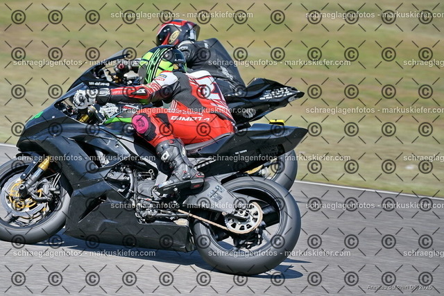26BT01-1370 | markuskiefer.com - Realisiert mit Pictrs.com