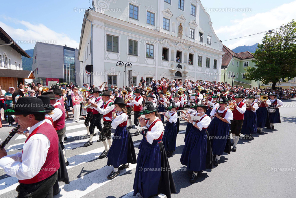 20c-WEISSENBACH-Bundesmusikfest-2023-Juni16-Reutte-DSC01840 | Info aus dem Bezirk Reutte/Ausserfern Tirol sowie eine umfangreiche Bilddatenbank über die gesamte Region: Lechtal, Talkessel Reutte, Tannheimertal, Zwischentoren. Lech, Plansee, Zugspitze, Grenztunnel, B179, Fernpassstraße, Verkehr, Lawinen, Tradition, - Realisiert mit Pictrs.com