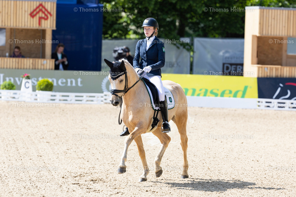 TH_620-HOEFLER Lennea (GER)_ Dexter McDougle_7803 | Deutsches Spring- und Dressur-Derby 2023 am 18.05.23 in Hamburg, Derby Platz Klein Flottbek, Thomas Hellmann, _Y7A6467