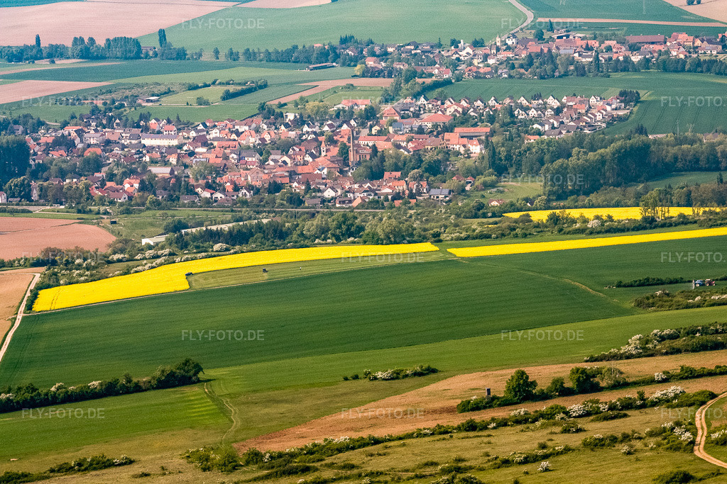 Luftbild: Dorfansicht aus Südosten in Ebertsheim im Bundesland Rheinland-Pfalz in Deutschland. Foto: IMG_18092.jpg vom 02.05.2009 durch Werner Riehm/FLY-FOTO.de