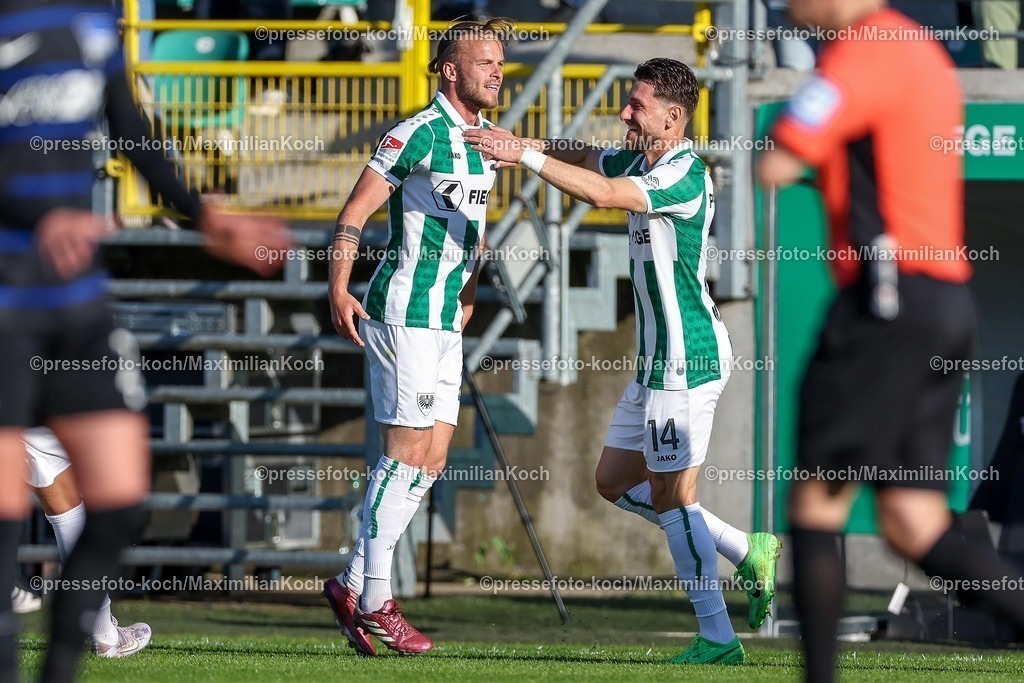 SCP09052501049 | 09.05.2025, Fußball, Preußen Münster - Hertha BSC, 2. Fußball Bundesliga, 33. Spieltag, Preußenstadion, Saison 2024 2025: Torjubel nach dem Tor zum 1:0 durch Torschütze Jorrit Hendrix (Preussen Muenster #20) DFB regulations prohibit any use of photographs as image sequences and or quasi-video.