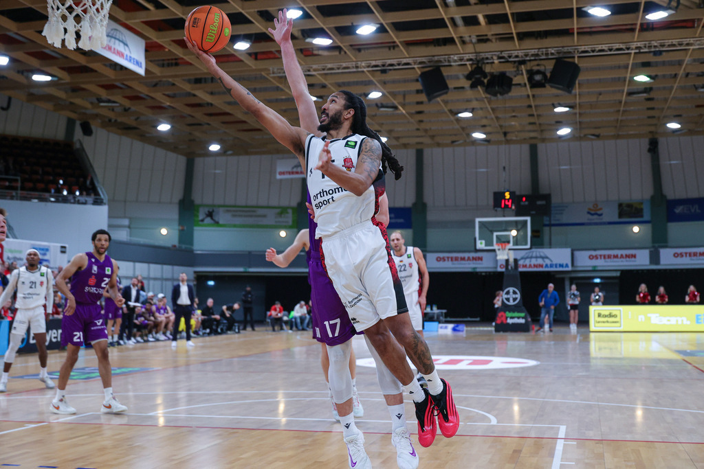 Pro A BAYER GIANTS vs BG Göttingen-103 | Fotos von Basketballspielen aus dem Raum NRW fotografiert von Gero Mueller-Laschet und Daniel Schaefer - Realisiert mit Pictrs.com