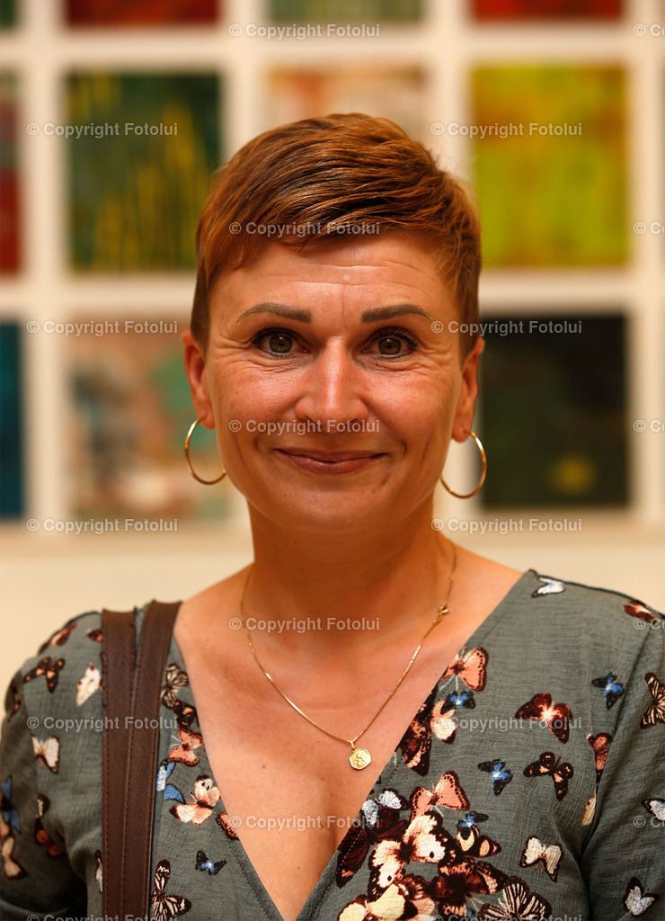 OBERBANK_38 | EIN DANK AN DIE PFLEGEKRAEFTE KABARETT MIT KLAUS ECKEL 02.06.2022 OBERBANK DONAU-FORUM LINZ IM BILD: UMFRAGE FOTO:FOTOLUI/OBERBANK