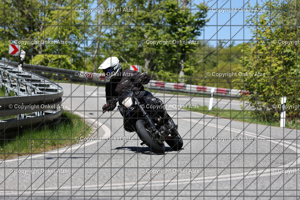 IMG_9491 | Fotograf am Kyffhäuser. Onkel Atze. Kyffhäuser Rennstrecke. Café36. Motorsportfotografie. - Realisiert mit Pictrs.com