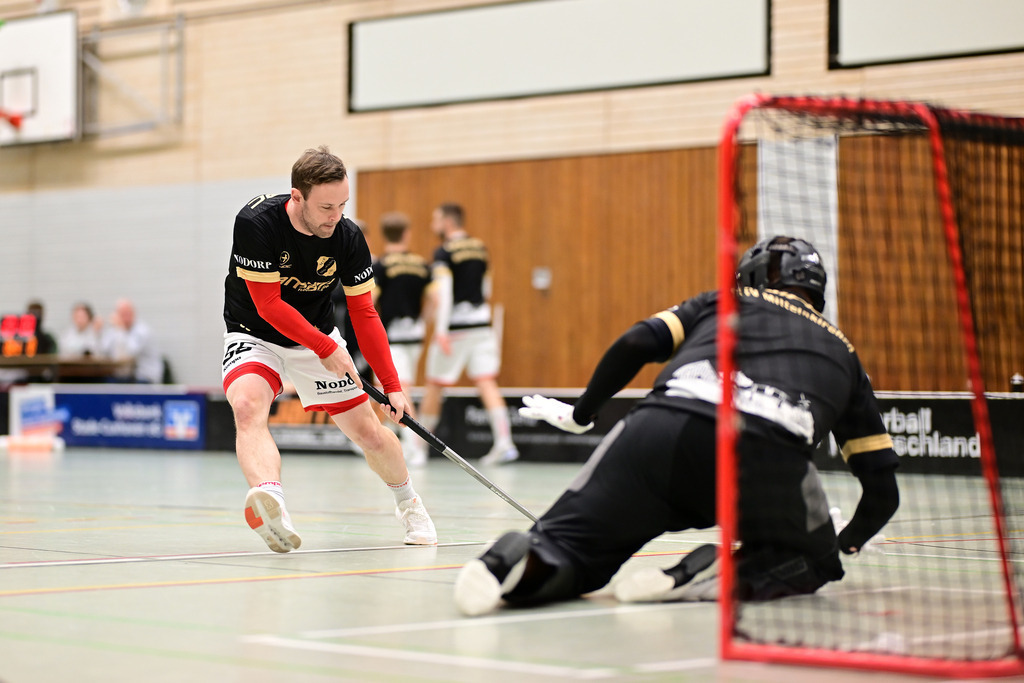 Floorball I Herren I Saison 2024-2025 I 2. FBL Herren Nord-West I 9. Spieltag I MTV Mittelnkirchen - TSV Tollwut Ebersgöns | Der Sportfotograf. - Realisiert mit Pictrs.com