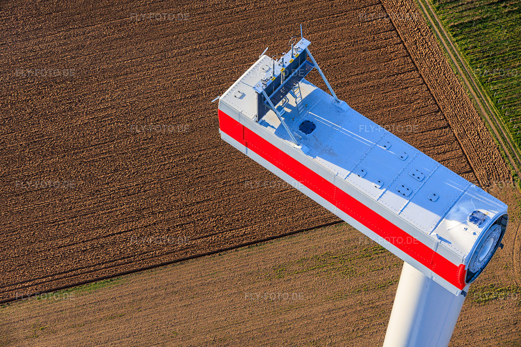 Luftbild: Repowering des Windpark Minfeld. JUWI ersetzt vier Altanlagen (GE 1.5) aus 2004 durch zwei neue, modernen Anlagen vom Typ Vestas V162 mit je sechs MW in Minfeld im Bundesland Rheinland-Pfalz in Deutschland. Foto: IMG_152223.jpg vom 27.12.2025 durch Werner Riehm/FLY-FOTO.deJUWI Windparks - JUWI