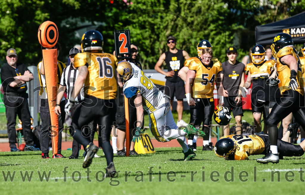 2022-05-14_103_Erding_Bulls_gegen_Munich_Cowboys_2 | Erding, Deutschland, 14.05.2022:
Fußball, Regionalliga 2022, 3. Spieltag, Erding Bulls gegen Munich Cowboys 2, Endergebnis: 20:30

Maximilian Stacke (Erding Bulls, #80)

Foto: Christian Riedel / fotografie-riedel.net