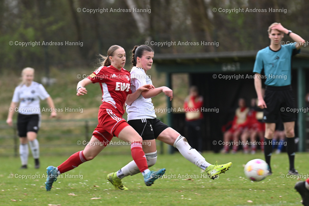 Fußball I Frauen I Saison 2024-25 I Oberliga I FC Jesteburg-Bendestorf - SpVg Aurich Frauen I 13.4.2025 | a-hannig - Realisiert mit Pictrs.com