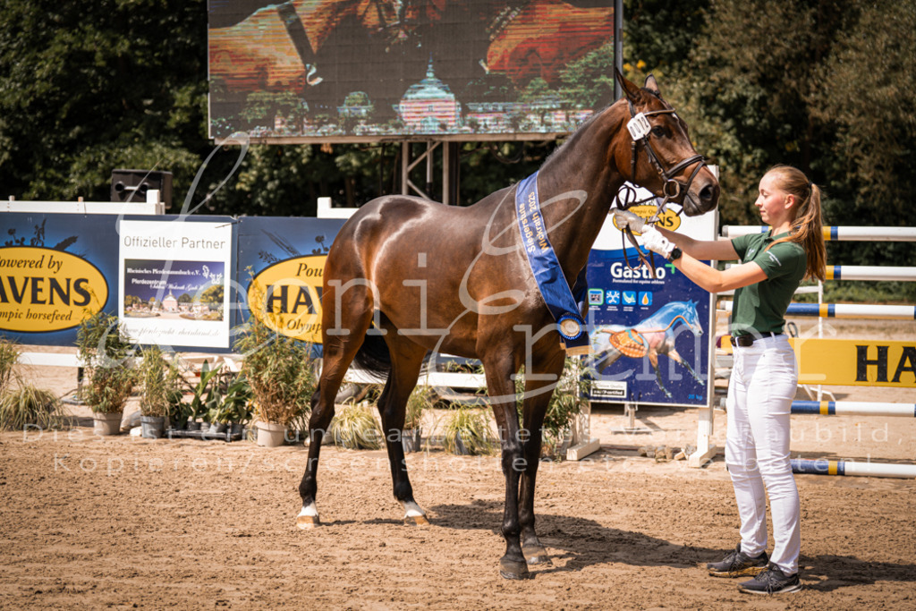 1.Fr00153 | Leoni Ertmer Photography - Realisiert mit Pictrs.com