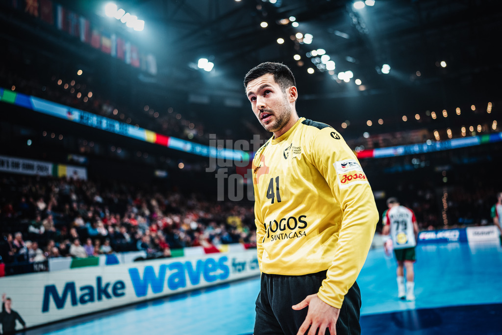 Handball | Herren | EHF EURO 2024 | European Championshop Men 2024 Final Tournament | Norwegen vs. Portugal | 17.01.2023 | Gustavo Capdeville (#41, Portugal, POR)