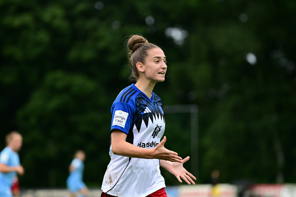 Fußball I Frauen I Saison 2025-2026 I Testspiel I Hamburger SV - FC Viktoria 1889 Berlin | Der Sportfotograf. - Realisiert mit Pictrs.com