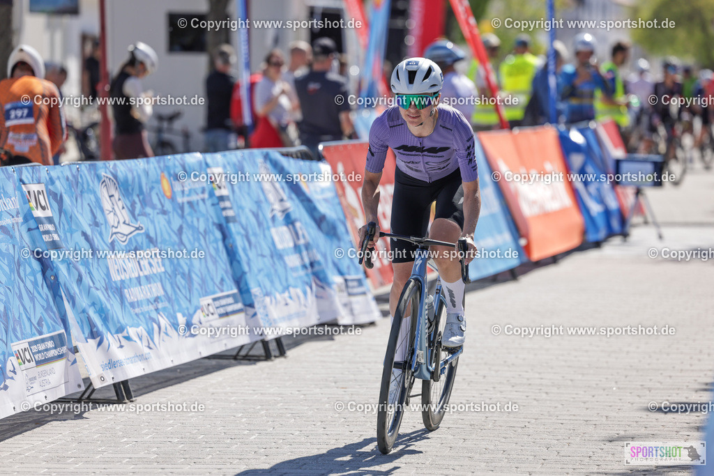 VJ__5203 | Neusiedlersee Radmarathon 2026@sportshot_your_pictrs #yourpictures#roadtowm2029 #nrm #neusiedlerseeradmarathon #neusiedlersee #neusiedlerseetourismus #burgenland #mörbisch #nrm26 #burgenlandtourismus #voglundco #poweredbyburgenlandtourismus #radsport #rad #marathon #ucigranfondo #visitburgenland #ucigranfondoworldseries