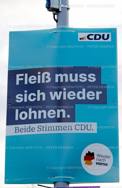 20250112-6965-neue-plakate-HEN-FOTO | 12.01.2025 Am heutigen Sonntag startete das Aufhängen vieler Wahlplakate zur Bundestagswahl hier CDU mit Thema Fleiß muss sich wieder lohnen (Foto: Peter Henrich) - Realisiert mit Pictrs.com