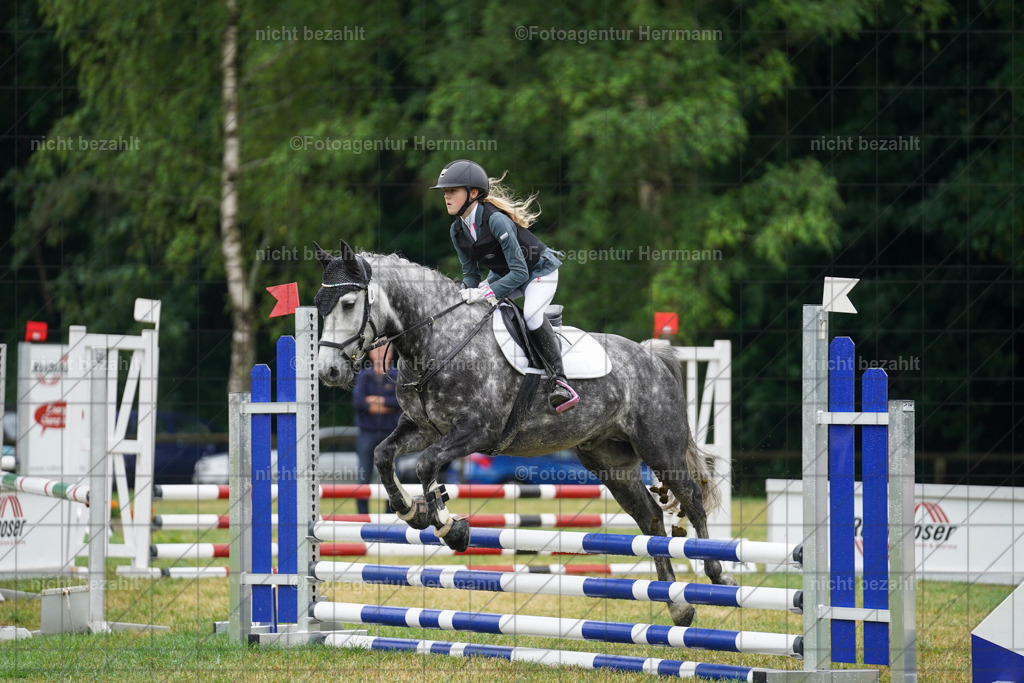 20230701-FAH00377 | Reitturnier Grafing, 2023, Grafing-Aiterndorf, Spribgturnier, Dressurturnier, Bilder, Qualifikation Nürnberger Burgpokal, Fotoagentur Herrmann, Turnierfotografen Bayern, Turnierbilder Bayern, Reitrsportfoto