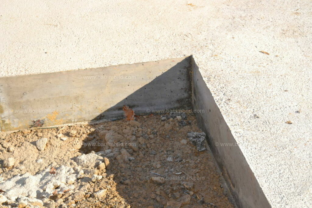 bib-lg04-betonarbeiten-0454 | Nach LV-Leistungsgruppen sortierte Detailfotos über den Bau eines Hauses. Alle Hausbau-Bilder direkt vom Urheber und Autor der Website Haus-Selber-Bauen.com