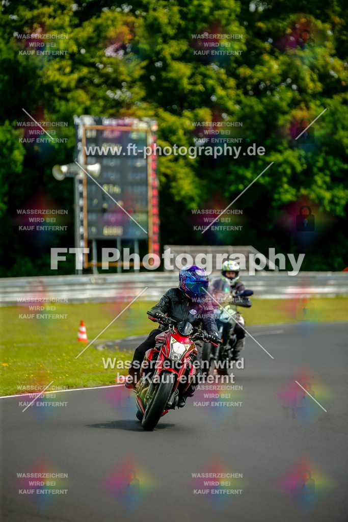 VBK-4943 | Hier findet Ihr Bilder von Touristenfahrten auf der Nürburgring Nordschleife oder von anderen Veranstaltungen die ich besucht habe. Viel Spass beim Durch Schauen 
