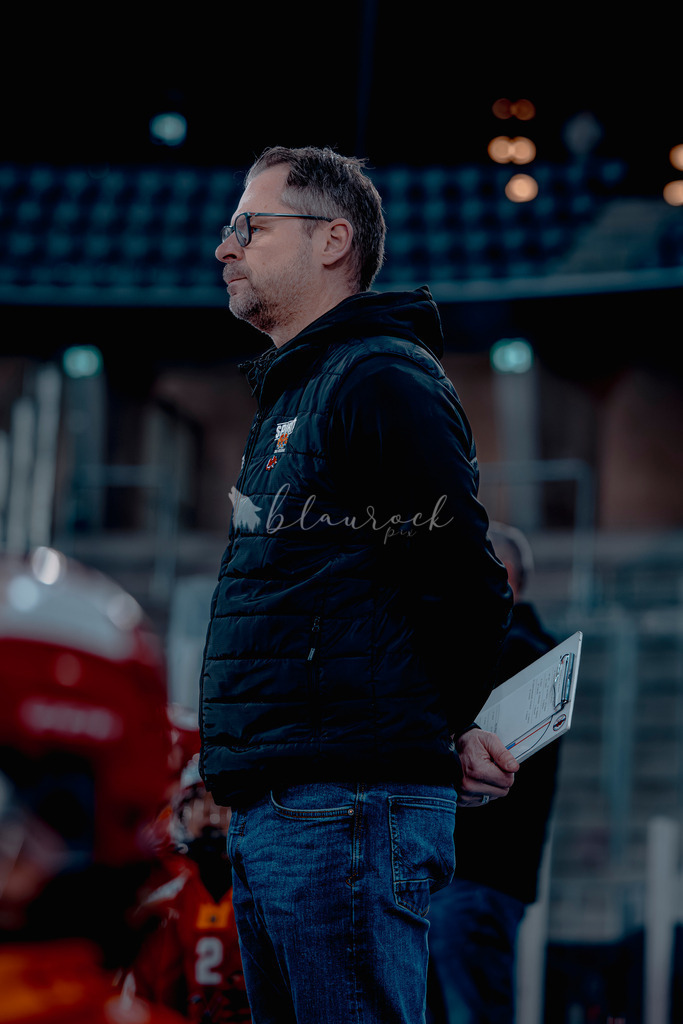 EHCB vs HCD 20262703-406689792 | Sportbilder, Sportfotograf, Hochzeits- und Eventfotografin, Flugshows, Portraits und Tiershooting, Aviation, Downhill, Nationalleague, Swissleague, International