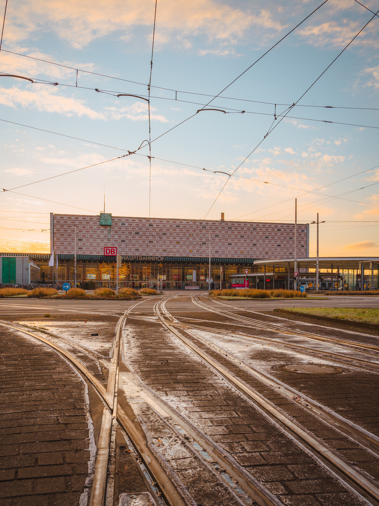 Bahnhofsquartier | Entdecke exklusive Fotokunst aus Braunschweig: Bildband, Leinwände, Postkarten, Kalender, digitale Downloads & Bildlizenzen. Jetzt im offiziellen Beautiful Braunschweig Shop! - Realisiert mit Pictrs.com