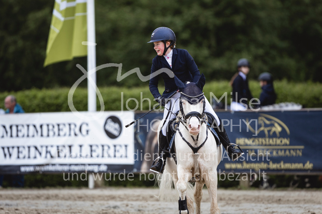 240504_PonyTrophy-186 | Deine schönsten Turniermomente als professionelle Fotos! Entdecke hochwertige Pferdesport-Fotografie im Online-Shop. Jetzt Fotos finden & bestellen!