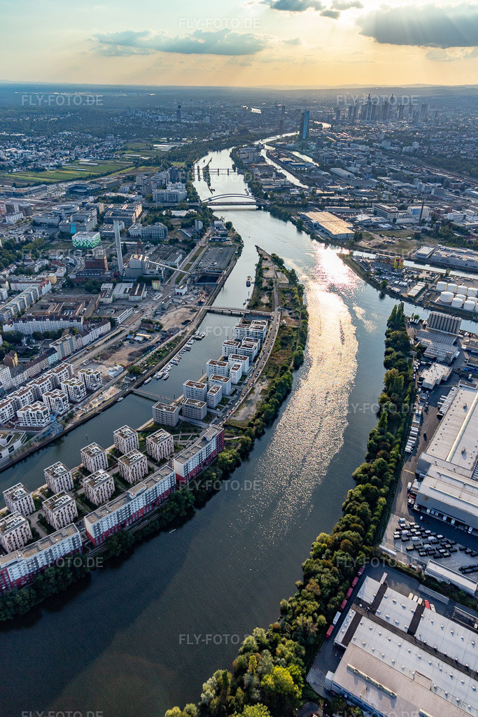 Luftbild: Hafeninsel im Ortsteil Hafen in Offenbach im Bundesland Hessen in Deutschland. Foto: IMG_117602.jpg vom 10.09.2019 durch Werner Riehm/FLY-FOTO.de