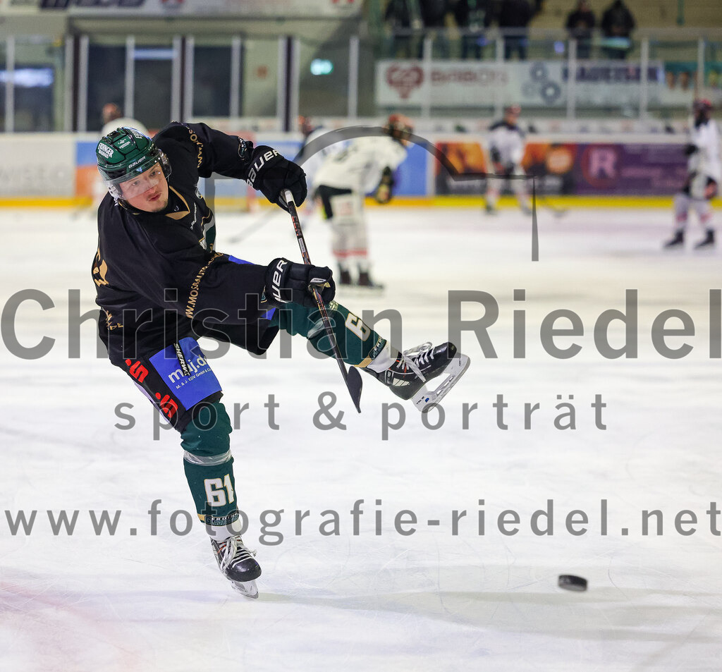 2025-12-14_003_TSV_Erding_gegen_ECDC_Memmingen_Indians | Erding, Deutschland, 14.12.2025:Eishockey, Oberliga Süd 2025 / 2026, 26. Spieltag, TSV Erding gegen ECDC Memmingen Indians, Endergebnis: 1:2Foto: Christian Riedel / fotografie-riedel.net