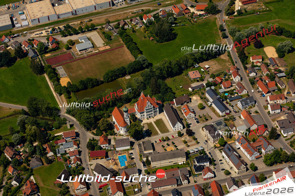 Die Luftaufnahme Niederraunau - Krumbach wurde 2022 vom Flugzeug aus (keine Drohne) erstellt. Hohe Auflösung -für große Poster und Wandbilder geeignet - Garantiert!