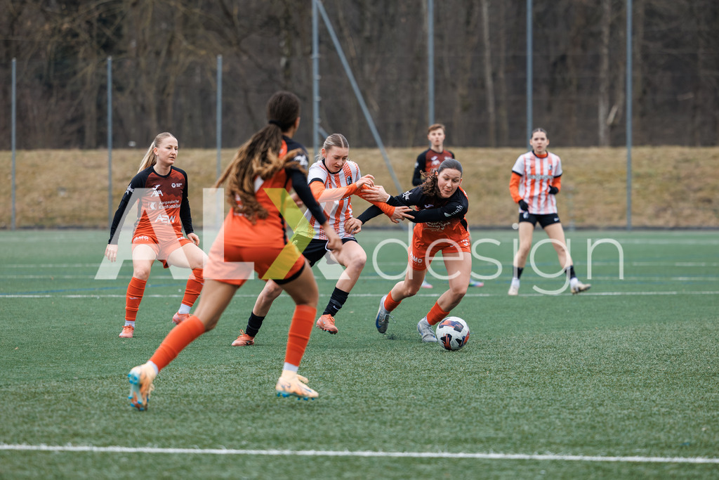 Fußball I Frauen I Saison 2025-2026 I Freundschaftsspiel I FC Aarau Frauen - SC Freiburg U20 I 24.01.2026 | 19 Julie Gartmann (FC Aarau) – Mittelfeld - Realisiert mit Pictrs.com