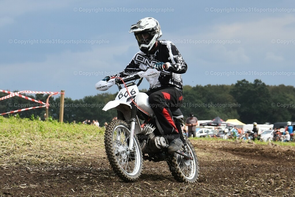 DSC_0056_01 (2) | Sportfotografie , Motorsport, Motoross, Reitsport, Mointainbike, Enduro,
Landschaft , Outdoor, Eventfotografie, Landschaft, Bilder online bestellen - Realisiert mit Pictrs.com