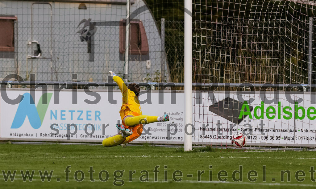 2023-08-01_070_FC_Schwaig_gegen_FC_Deisenhofen | Oberding, Deutschland, 01.08.2023:
Fußball, Toto-Pokal 2023 / 2024, 1. Spieltag, FC Schwaig gegen FC Deisenhofen, Endergebnis: 2:3

Torwart Konstantin Dresen (FC Deisenhofen, #1)

Foto: Christian Riedel / fotografie-riedel.net