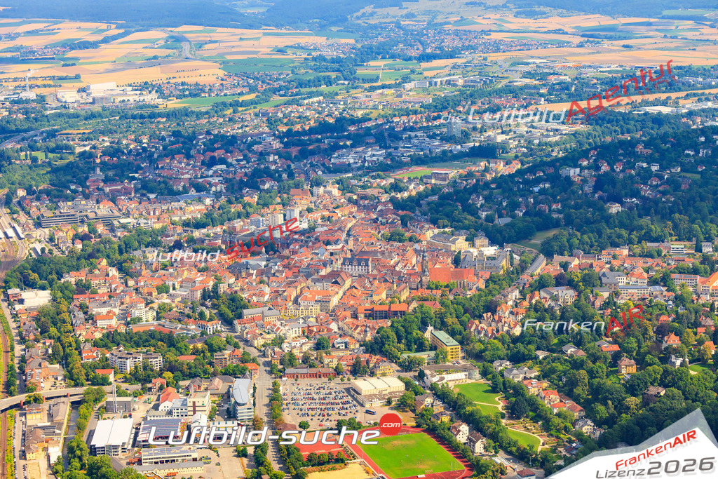 Die Luftaufnahme der Stadt Coburg wurde vom UL-Flugzeug heraus erstellt ( keine Drohne )- hohe Auflösung für beste Qualität