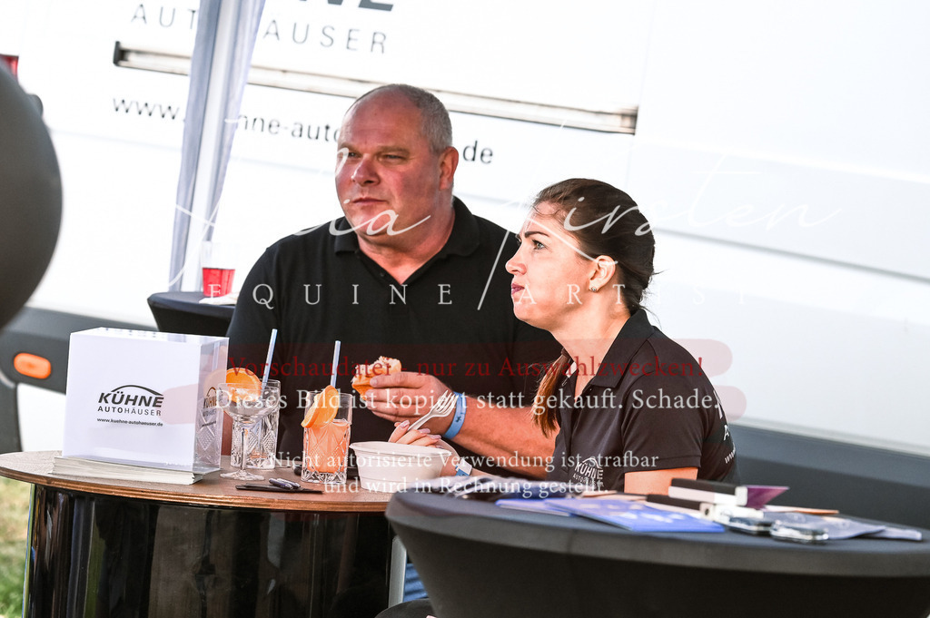 DSC_7064 | Pferde- und Turnierfotografie in Westsachsen. Pferdeportraits, Auftragszeichnungen und intuitive Kunst.