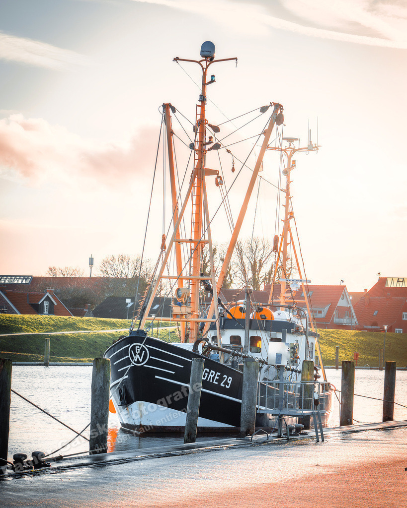 085 Greetsiel - 19-01-2023 -R Ganske | Onlineshop mit Bildern von Stränden, Häfen und Meer. Leinwände, Poster, Kalender und andere Materialien erhältlich. Kommerzielle Lizenzen möglich.  - Realisiert mit Pictrs.com