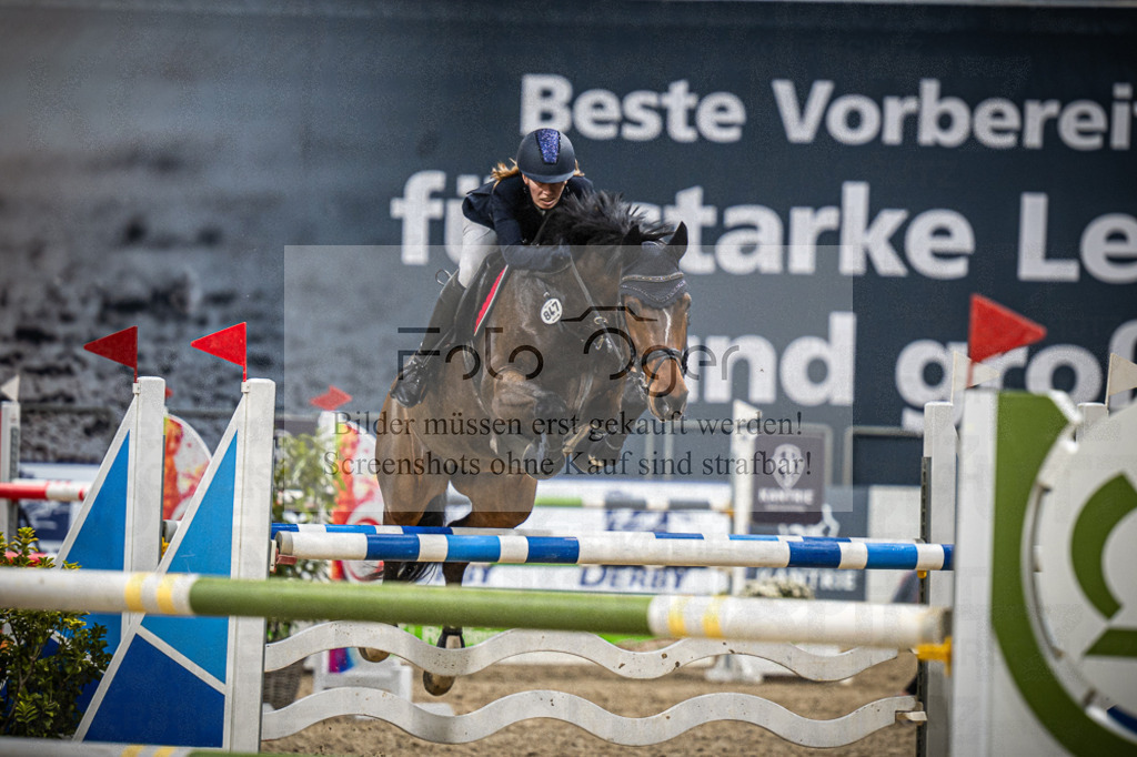 DOS_1181 | Entdecke hochwertige Reitturnierfotos von Foto Oger. Professionell, emotional und authentisch – jetzt Lieblingsmomente im Shop bestellen.Deutschlandweite Turnierfotografie. - Realisiert mit Pictrs.com