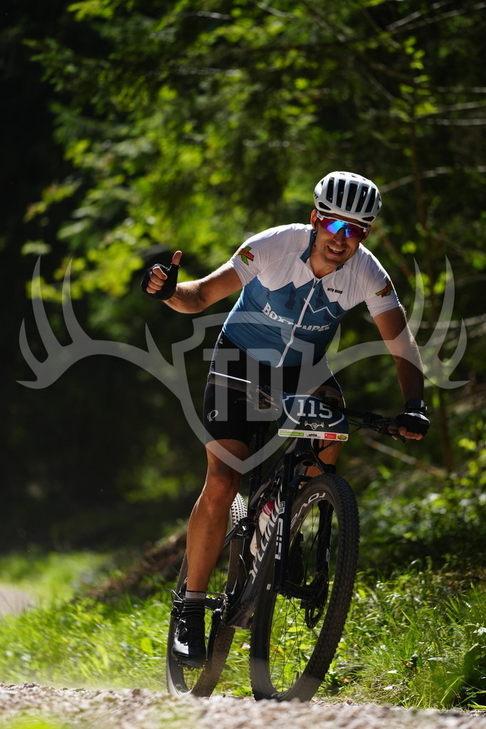 FC102346 | Fotogalerie der Treibjagd im Dunkelwald - Dein MTB Etappenrennen im Erzgebirge - Realisiert mit Pictrs.com