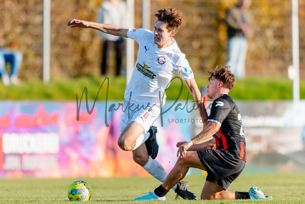 Oberliga Westfalen, Saison 2025/26, 13. Spieltag: 1. FC Gievenbeck - Türkspor Dortmund 2000 | Münster, 02.11.2025: Oberliga Westfalen, 13. Spieltag, 1. FC Gievenbeck empfängt Türkspor Dortmund 2000 im Sportpark Gievenbeck in Münster. Foto: sportfotografie.ms | Markus Paletta - Realisiert mit Pictrs.com