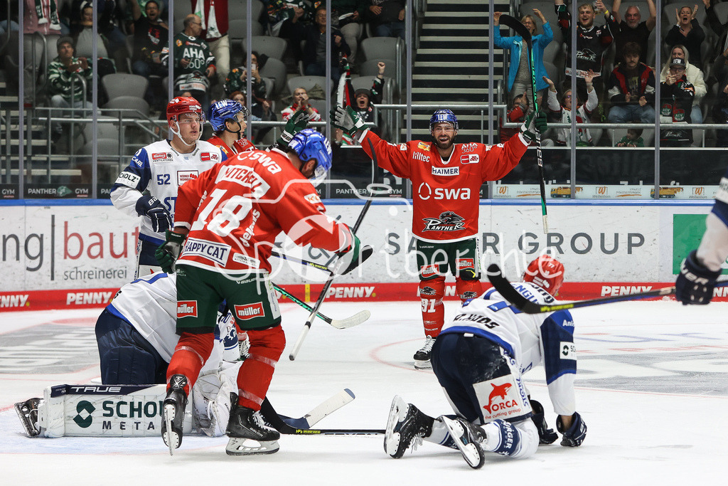 Augsburger Panther - Schwenninger Wild Wings | Jubel nach dem Treffer zum 5-3 druch Luke ESPOSITO (AEV #91) / Freude / Tor / Torschuetze