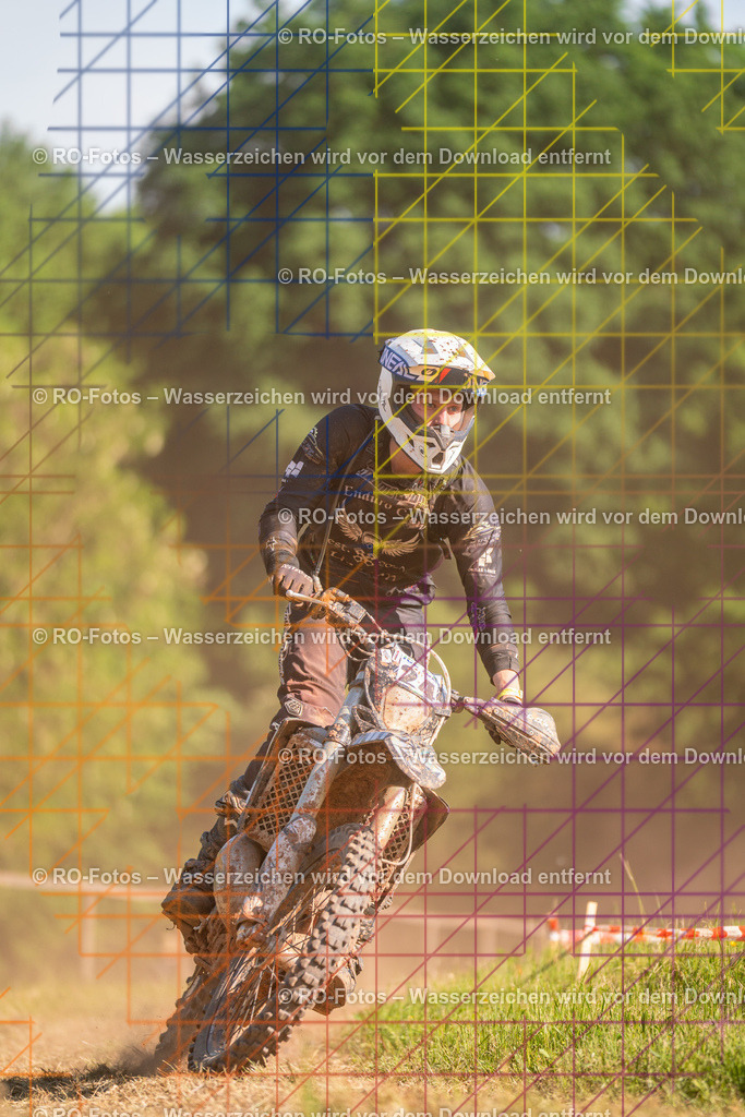 Wolfshausen 3 Lauf -1828 | Sportfotografie von RO-Fotos: Motorsport, Motocross, Enduro, Laufveranstaltungen und Triathlon. Professionelle Fotos von Sportlern und Events. - Realisiert mit Pictrs.com