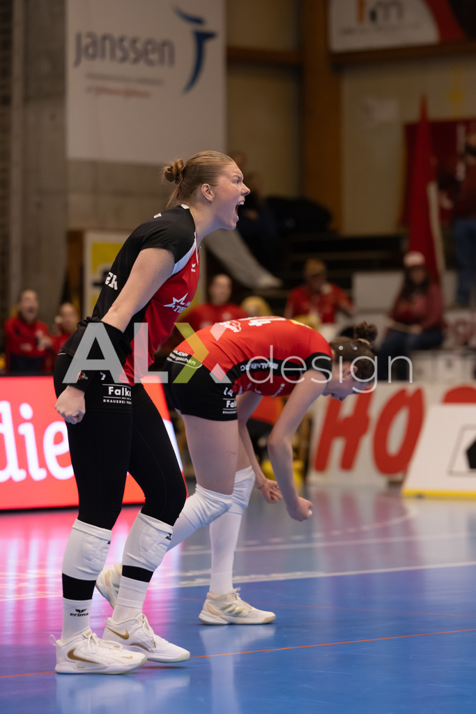 Volleyball I Frauen I Saison 2025-2026 I Volleyball NLA | Women I Round 16 I VC Kanti Schaffhausen - Viteos NUC I 31.01.2026 | 14 Josipa Marković (HR) (VC Kanti Schaffhausen) – Aussen  //  9 Jordan Lockwood (USA) (VC Kanti Schaffhausen) – Diagonal - Realisiert mit Pictrs.com