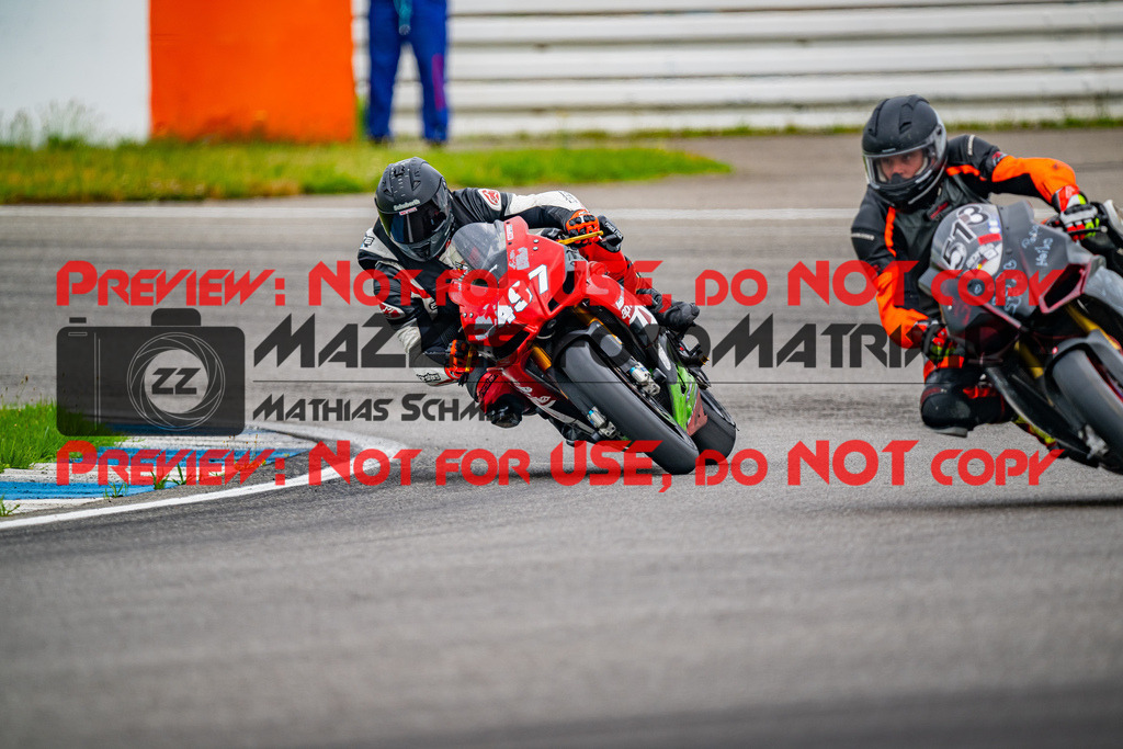 MaZZes_FotoMatrix_240701_6007705_3608 | WEISS