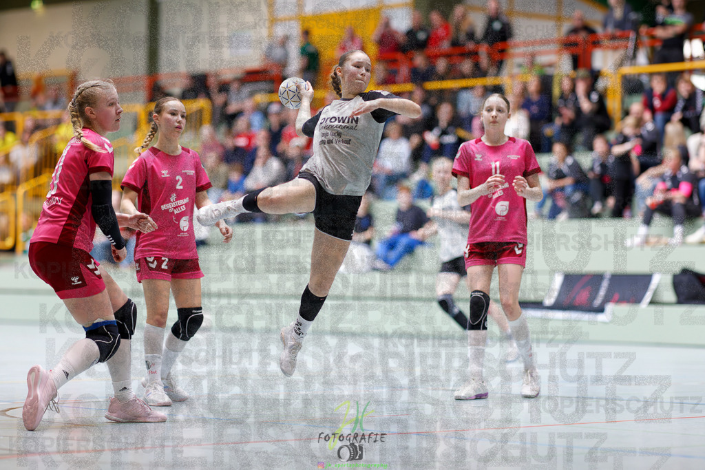 Hessenmeisterschaft wJC - Spiel um Platz 3; TuS Kriftel - SG Schenklengsfeld | Hessenmeisterschaft wJC - Spiel um Platz 3; TuS Kriftel - SG Schenklengsfeld am 22.03.2025 in Biedenkopf (Sporthalle Lahntalschule)Photo © 2025 - Jörg Heinrich - Realisiert mit Pictrs.com