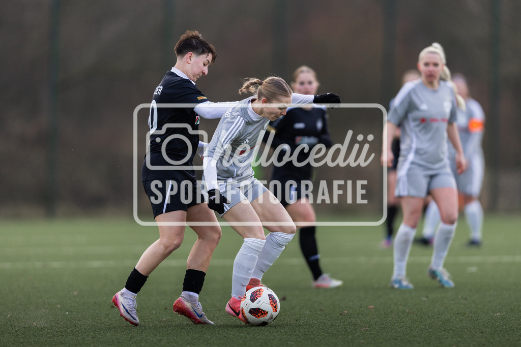 Fußball I Frauen I Saison 2025-2026 I Testspiel I DjK Wacker Mecklenbeck - BW Hollage I 08.02.2026-070 | Aglia Iliadhi (30, Wacker Mecklenbeck) Hannah Maruschke (15, BW Hollage) - Realisiert mit Pictrs.com