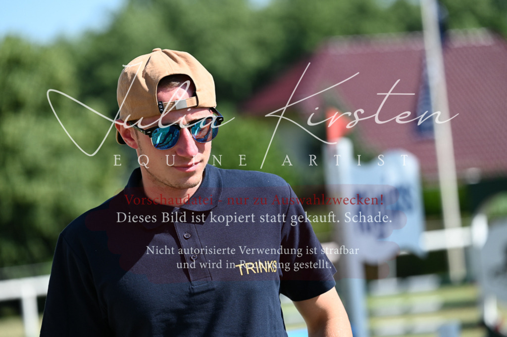 DSC_1753 | Pferde- und Turnierfotografie in Westsachsen. Pferdeportraits, Auftragszeichnungen und intuitive Kunst.