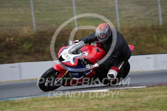 2024_09_15_PBK_32641 | Sportfotografie; SlowMotion; Video; Rennstrecke; Hafeneger; Speer; Racing; RSE; BMW; CBO; Trackday; Motorsportarena; Hockenheimring; Brno; Most; Barcelona; Valencia